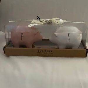 Rae Dunn Pig Salt Pepper Shaker VHTF